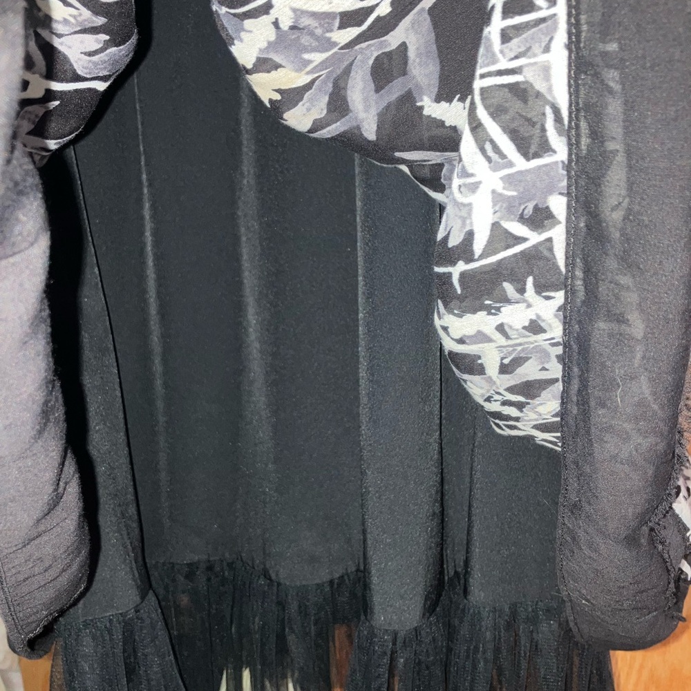 $119 BCBG MaxAzaria black & white floral pleated cocktail dress tulle hem Size 2 - Picture 10 of 12